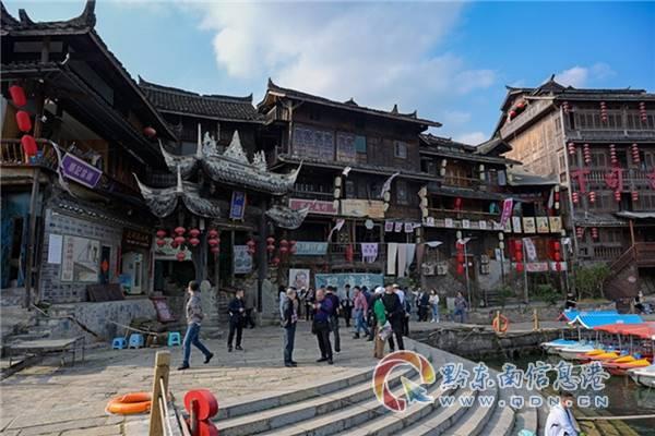 小猫钓鱼游戏龙王版有船