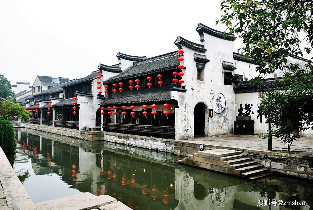 紧闭的闸门